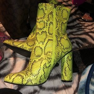 Cape robbin snake boots green